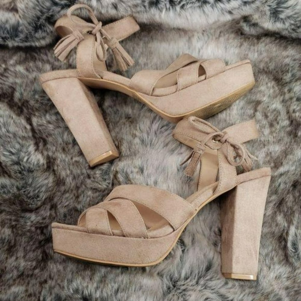 Seven DialS Naomi Suede Tan Chunky Heel Sandals